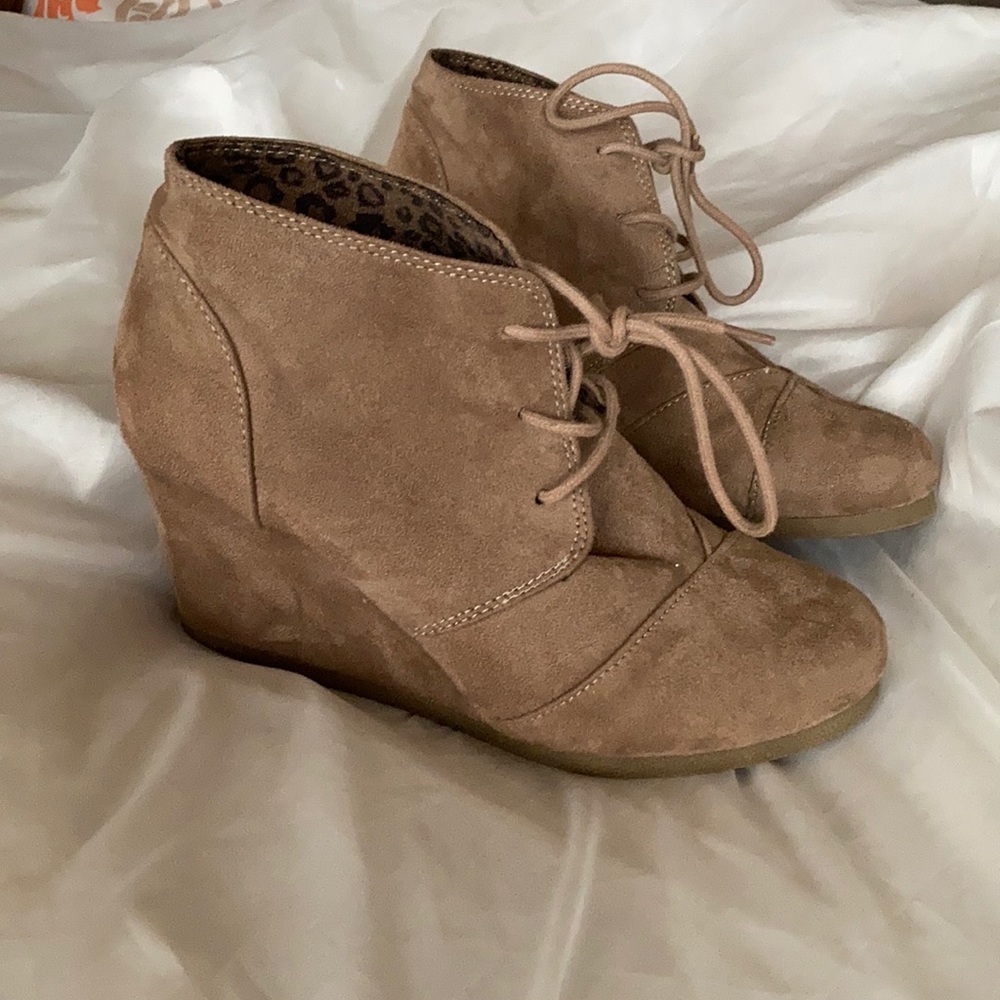 6.5 maurices wedge boot